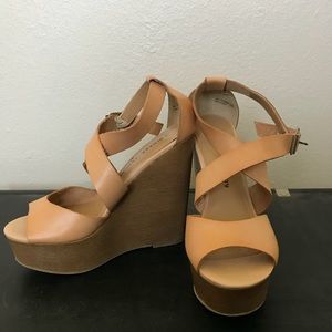 Nude wedges